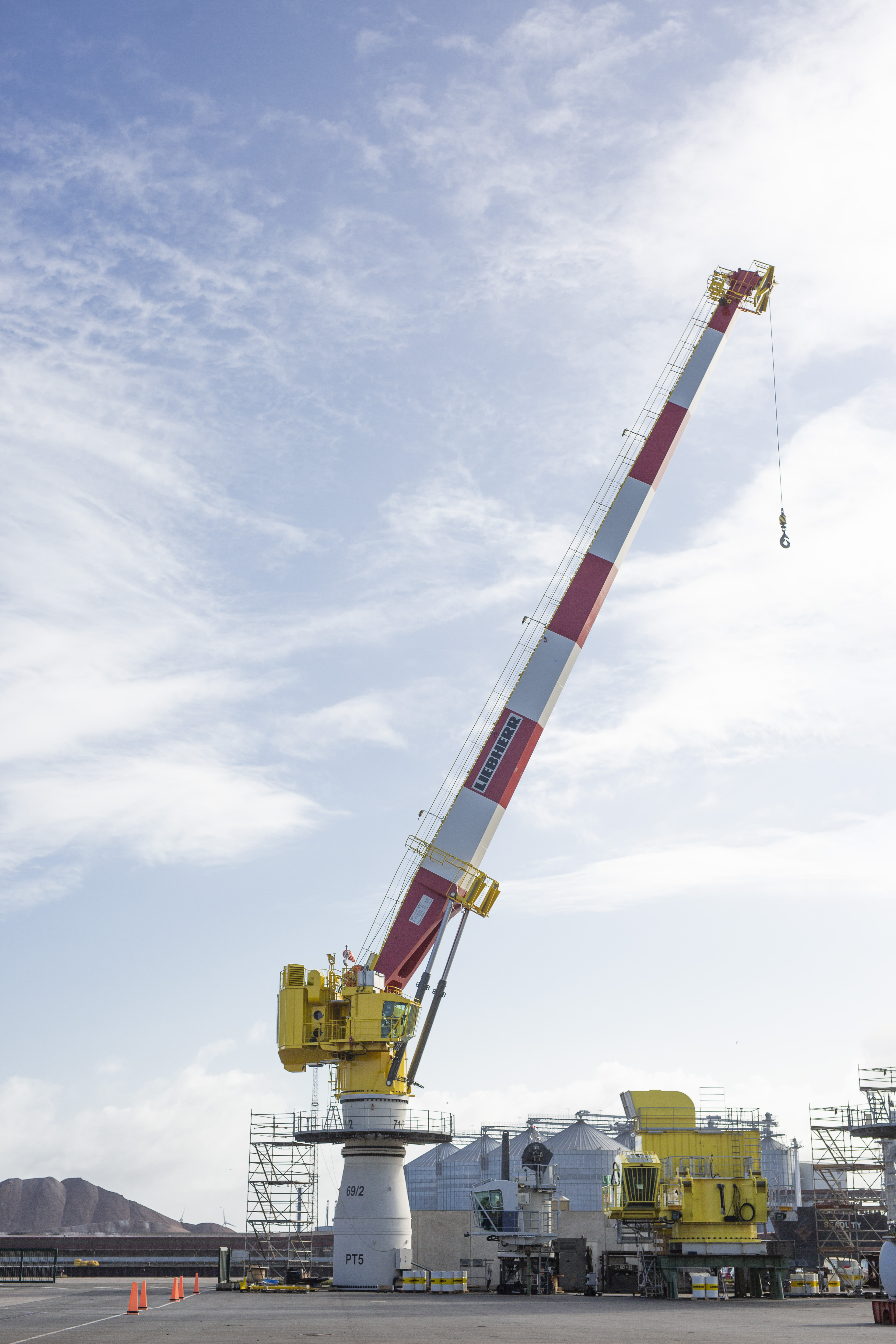 Ex Liebherr offshore cranes R. STAHL