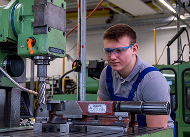 Ex Ausbildung Industriemechaniker Werkstatt R. STAHL Ex Ausbildung Industriemechaniker Werkstatt Praxis R. STAHL